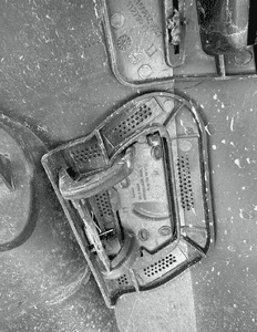 MERCEDES GLA x156 zderzak przód klapka spryskiwacza hokej plastik koszyczek pdc 9