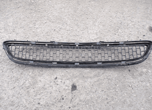 Lancia ypsilon kratka zderzaka przedniego 735431082 2