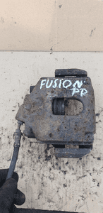 Zacisk hamulcowy prawy przód przedni prawa Ford Fusion 1