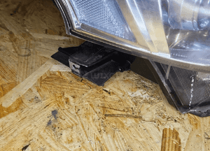 TOYOTA PRIUS PLUS 12-15 lampa przednia prawa ksenon xenon 4