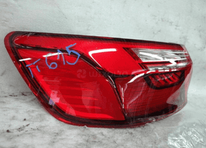Audi A4 8W sedan lift nowa oryginalna lampa tylna lewa 2