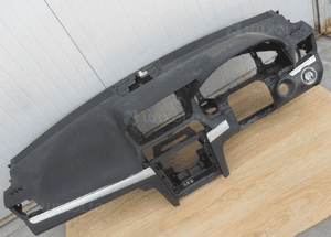 MERCEDES E 207 konsola anglik idealna kokpit deska 1