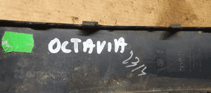 Listwa pod lampę lewy tył tylna lewa Skoda Octavia II Sedan 1Z5813345 5