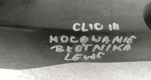 RENAULT CLIO III mocowanie błotnika lewe uchwyt ślizg 8200314930 1