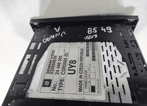 Fabryczne radio cd opel vivaro a CDR2005 330886636 2001-2006 kod 4