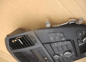 Radio wyświetlacz panel klimatyzacji opel insignia a 13321292 13273102 3
