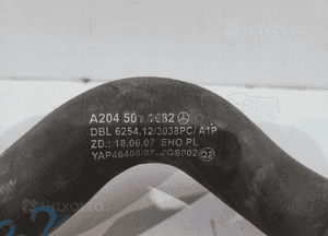 Mercedes W204 Przewód wody A2045011682 - 005 2