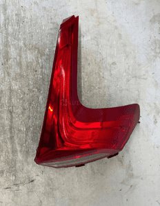 Volvo V40 ii lampa tył prawa 31395845 1