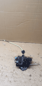 Zamek prawy tył tylny prawy Audi A8 D3 4E0839016 1