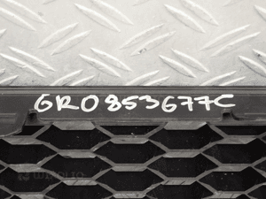 Kratka środkowa zderzaka przedniego vw polo 6R gti  6R0853677C 8