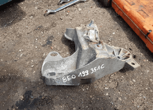 łapa wspornik silnika audi a 4 b 7 2.0 tdi 8e0199351c