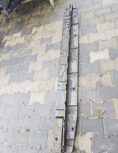 Mercedes ml W164 stelaż listwa mocująca stopień prawy A1646901210 2