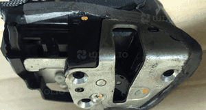 Toyota Corolla E15 zamek drzwi tył tylnych prawy eu 3