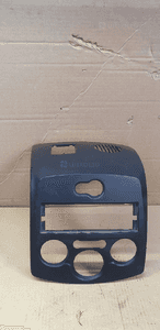 Ramka radia konsoli dekor Renault Clio III 8200407764 1