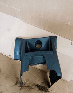 Panel środkowy osłona konsoli Nissan Note E11 689309U100 4