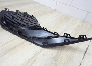 Audi A3 8Y 2024r lift s-line atrapa kratka zderzaka lewy przód 8Y0807681H 6