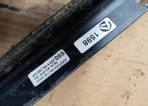 Listwa zgarniająca drzwi szyby prawy tył tylna prawa Audi A6 C6 4F0853764A 3