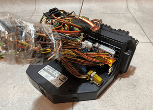 MERCEDES W212 MODUŁ SAM SKRZYNKA BEZPIECZNIKÓW BDB 10