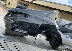 MERCEDES CLS 218  tył  prawy zawias klapy wlew klapka 1