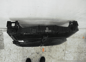 Pas przedni wzmocnienie żaluzja ford kuga iii MK3 escape LX6B-A16E146-A2 2
