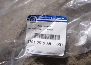 Listwa błotnika tylnego lewa dodge durango 57010619AH oryginał nowa 3