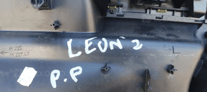 Boczek tapicerka prawy przód przednia prawa Seat Leon II 8