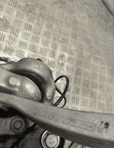 ZWROTNICA PIASTA LEWY PRZOD MERCEDES C W205 ORG 9