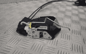Zamek drzwi lewy przód suzuki swift MK8 912210412 686 3