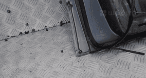 DRZWI LEWY PRZÓD MERCEDES W 190 GOŁE  SZYBA, KLAMKA, ZAMEK, DOSTĘPNE 7 SZTUK 36