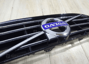 VOLVO S60 GRILL ATRAPA CHŁODNICY 31333834 31333842 czarny połysk R-DESIGN 5