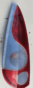 Toyota Yaris Verso  lampa tyl tylna prawa lewa 3