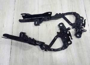 Bmw F20 F22 F30 F31 zawias maski prawy 7239416 4248 12