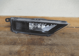 HALOGEN PRZECIWMGIELNY PRAWY VW TIGUAN II 2 5NA 2016- 12