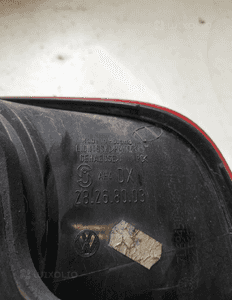 Lampa prawa  tylna klapy vw touareg 3