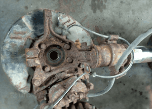 Subaru Legacy IV Outbeck 2.0 zwrotnica piasta przód przednia  lewa 2