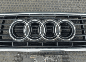 Atrapka 8E0853651F Atrapa Gril Maski Chrom Ramka Emblemat Znaczek Audi A4 B6 5