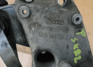 Łapa mocowanie skrzyni biegów automat VW Passat B5 8D0399108E 4