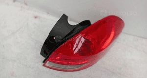 RENAULT CLIO III KOMBI lampa tylna prawa prawy tył 2005-2012 8200586844 2