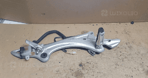 Suzuki gladius 650 set podnóżek prawy + pompa 5