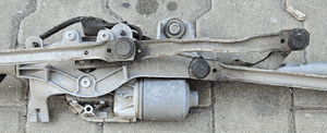 Opel Astra J 4 IV mechanizm wycieraczek przód przednich silniczek 13262434 2