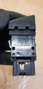 Przełącznik świateł awaryjnych Nissan Almera 4