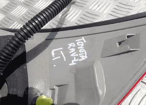Lampa lewy tył toyota RAV-4 lewy tył 2
