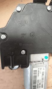 SILNICZEK WYCIERACZKI TYLNEJ  OPEL ASTRA J  nr 13256917 3