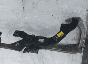 Pas przod przedni wzmocnienie przednie zamek okular jaguar xe X760 bdb stan 3