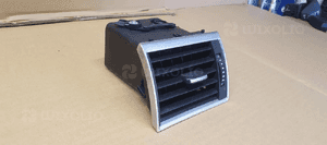 Kratka nawiewu prawa Audi A8 D3 4E0820952 2