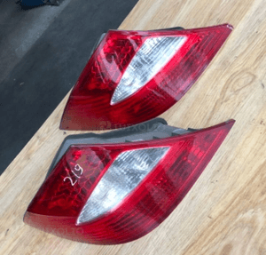 Mercedes CLS 219 lampa tylna led lewa  idealna 1