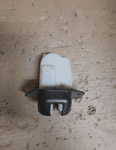 Nissan note E11 hb zamek klapy tył 1