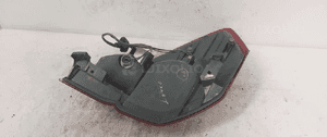 .  TYL TYLNA LAMPA PRAWA SUBARU OUTBACK 2 KOMBI 2