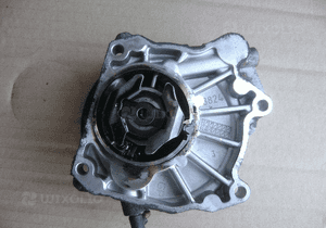 Saab 93 Opel Vectra C 1.9 TiD CDTI vacum vacu pomp 1