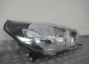 Lampa przednia przód prawa toyota hilux 8 viii 2015-2018 2